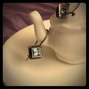 Sterling silver drop earrings.😻